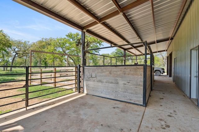 4052 Kuykendall, Bellville, TX 77418