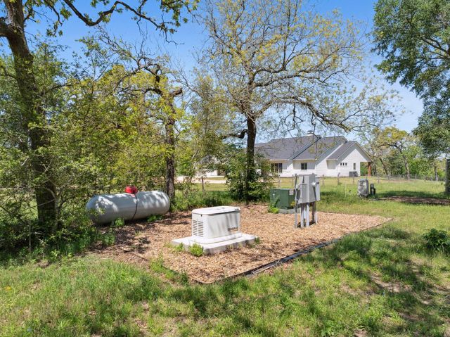 4052 Kuykendall, Bellville, TX 77418