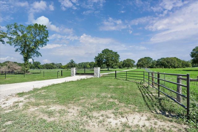 4052 Kuykendall, Bellville, TX 77418