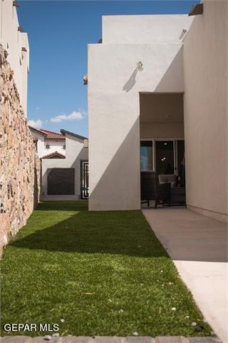 513 S FESTIVAL Drive, El Paso, TX 79912