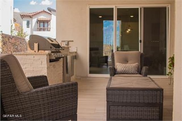 513 S FESTIVAL Drive, El Paso, TX 79912