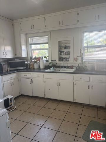 181 E 8th Street, Upland, CA 91786