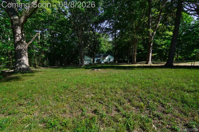 24300 Simmons Avenue, Southfield, MI 48033