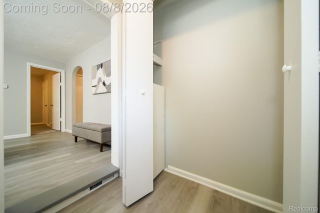 24300 Simmons Avenue, Southfield, MI 48033