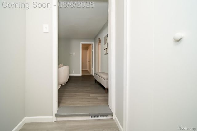 24300 Simmons Avenue, Southfield, MI 48033