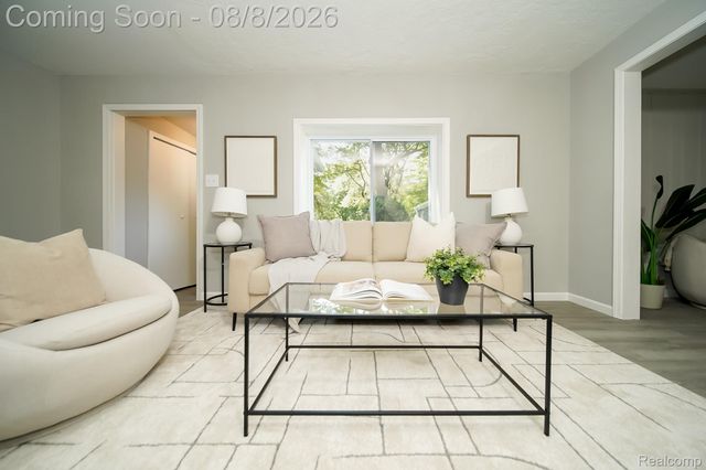 24300 Simmons Avenue, Southfield, MI 48033