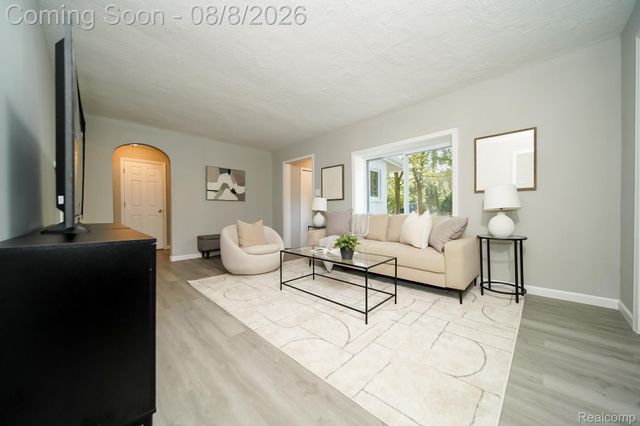 24300 Simmons Avenue, Southfield, MI 48033