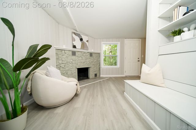 24300 Simmons Avenue, Southfield, MI 48033
