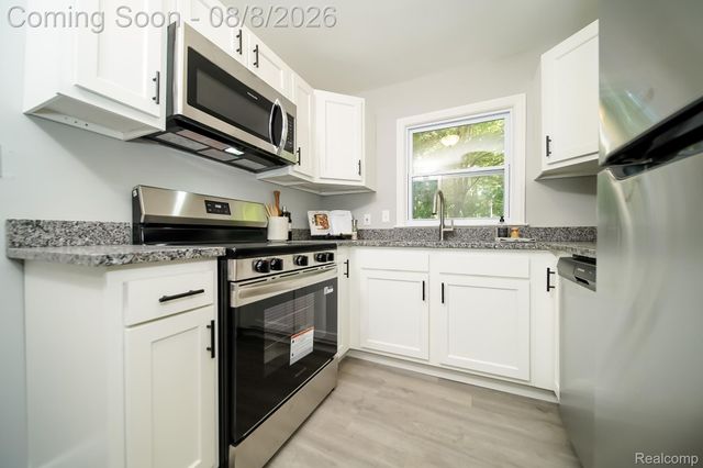 24300 Simmons Avenue, Southfield, MI 48033