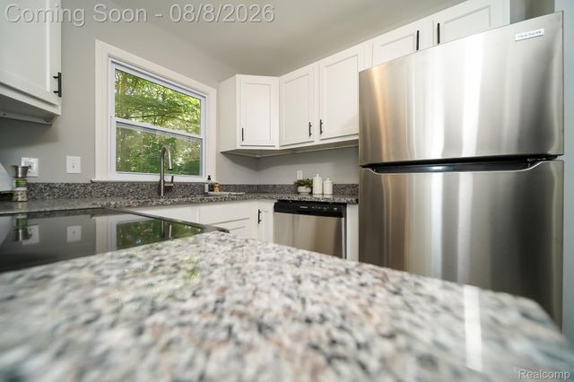 24300 Simmons Avenue, Southfield, MI 48033