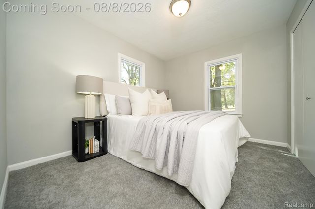 24300 Simmons Avenue, Southfield, MI 48033