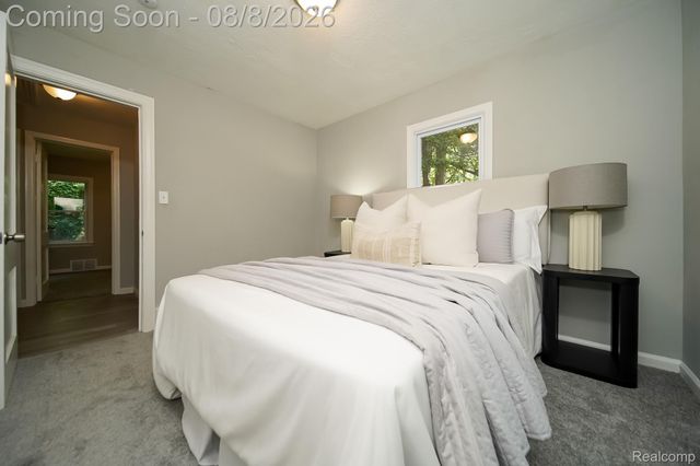 24300 Simmons Avenue, Southfield, MI 48033