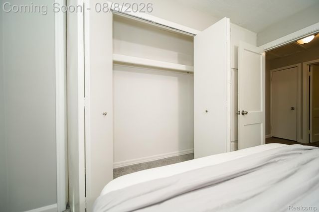 24300 Simmons Avenue, Southfield, MI 48033
