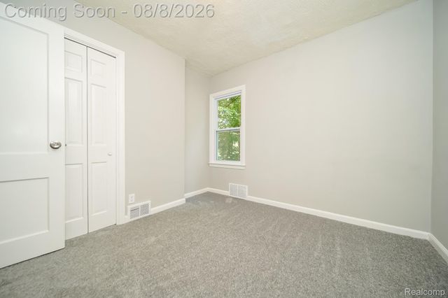 24300 Simmons Avenue, Southfield, MI 48033