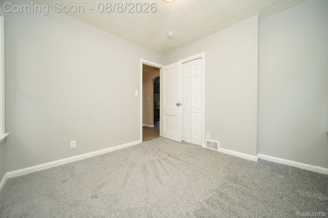 24300 Simmons Avenue, Southfield, MI 48033