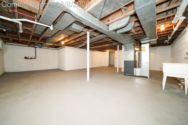 24300 Simmons Avenue, Southfield, MI 48033