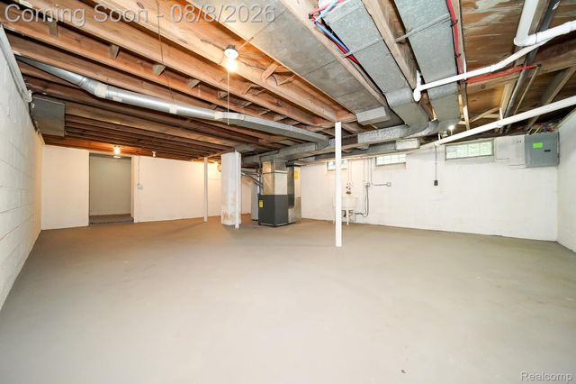 24300 Simmons Avenue, Southfield, MI 48033