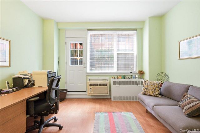 11050 71st Road 1N, Forest Hills, NY 11375