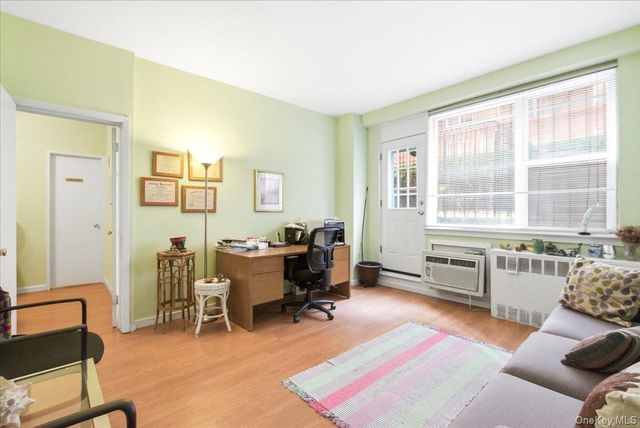 11050 71st Road 1N, Forest Hills, NY 11375