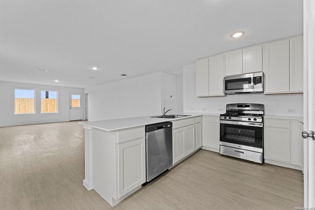 10016 Besson Blvd, Converse, TX 78109