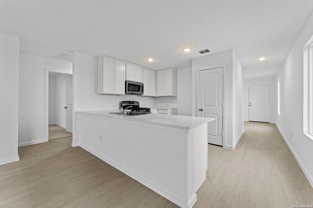 10016 Besson Blvd, Converse, TX 78109