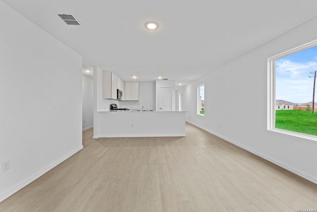 10016 Besson Blvd, Converse, TX 78109