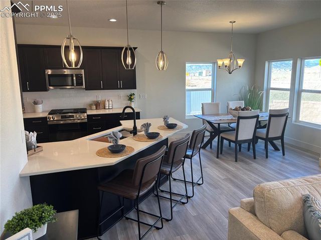 817 Keystone Loop, Canon City, CO 81212