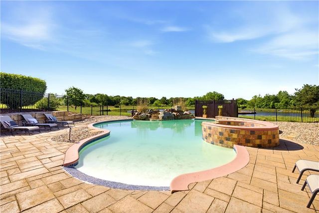 2343 N 600th Road, Edgerton, KS 66021