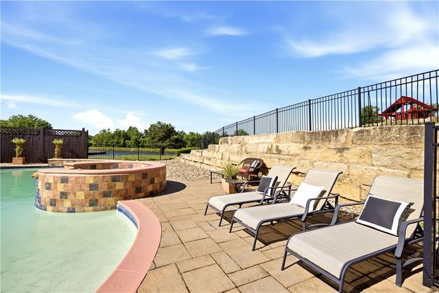 2343 N 600th Road, Edgerton, KS 66021