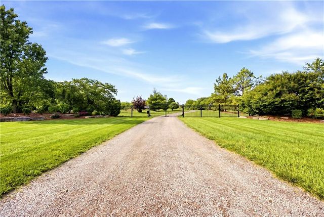 2343 N 600th Road, Edgerton, KS 66021