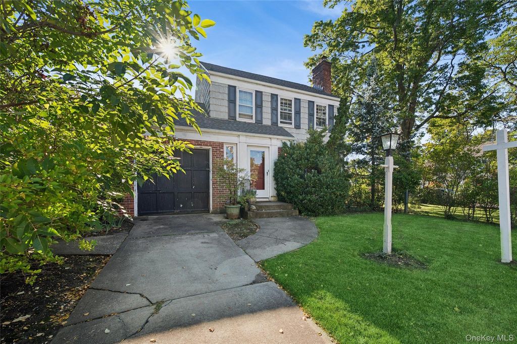 1569 Hewlett Avenue, Hewlett, NY 11557 — photo 2