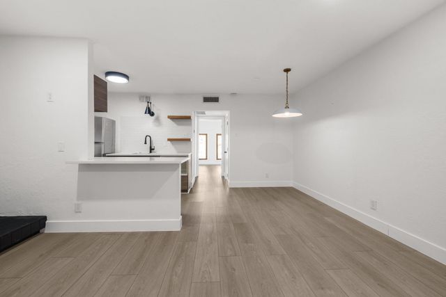 505 W 7th ST 307, Austin, TX 78701