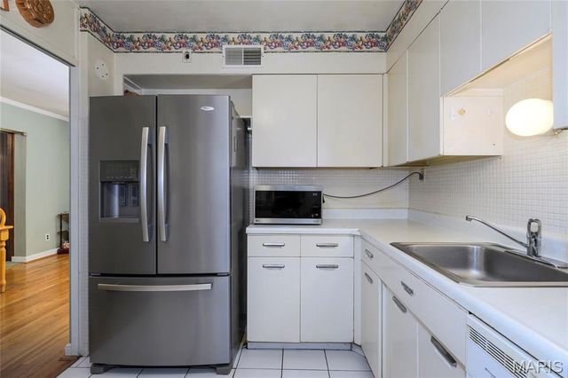 9903 Kenyon Court, St Louis, MO 63119