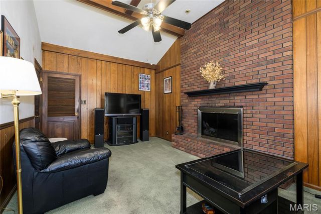 9903 Kenyon Court, St Louis, MO 63119
