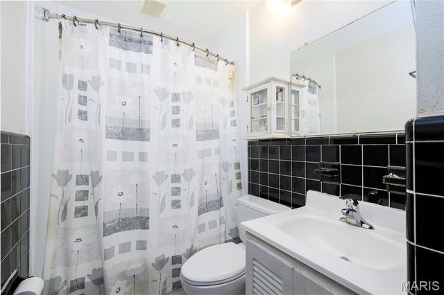 9903 Kenyon Court, St Louis, MO 63119