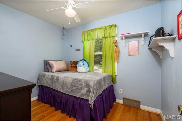 9903 Kenyon Court, St Louis, MO 63119