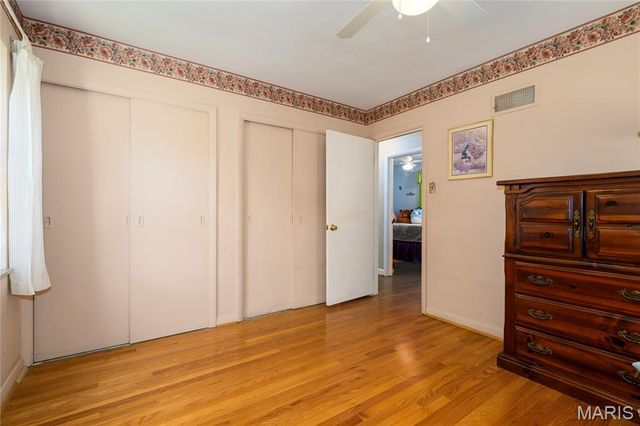 9903 Kenyon Court, St Louis, MO 63119