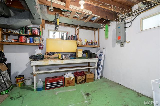 9903 Kenyon Court, St Louis, MO 63119