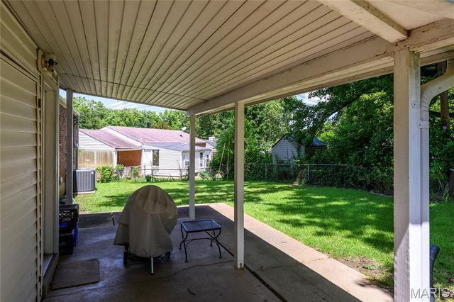 9903 Kenyon Court, St Louis, MO 63119
