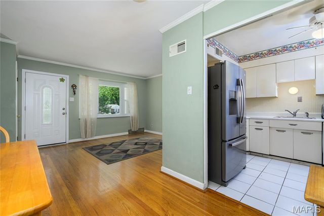 9903 Kenyon Court, St Louis, MO 63119