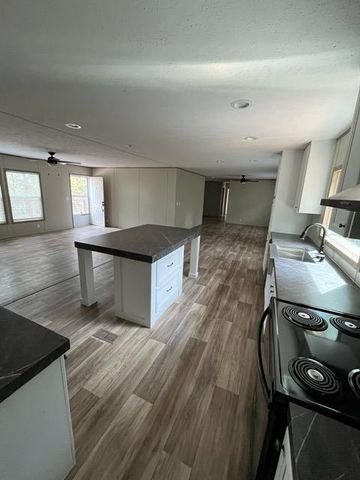 164 Chapel Hill DR, Bastrop, TX 78602