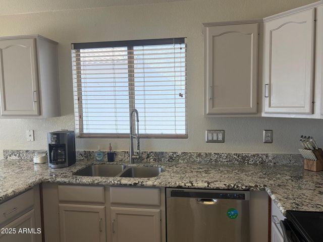 112 W SMOKE TREE Road, Gilbert, AZ 85233