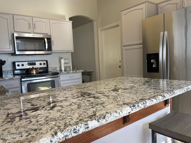 112 W SMOKE TREE Road, Gilbert, AZ 85233