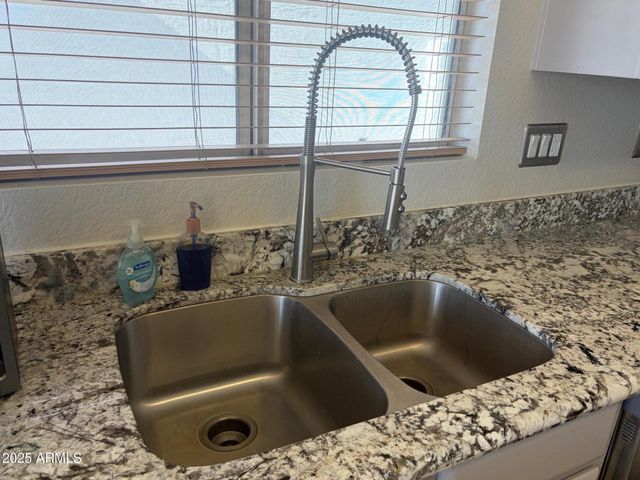 112 W SMOKE TREE Road, Gilbert, AZ 85233