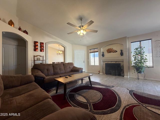 112 W SMOKE TREE Road, Gilbert, AZ 85233