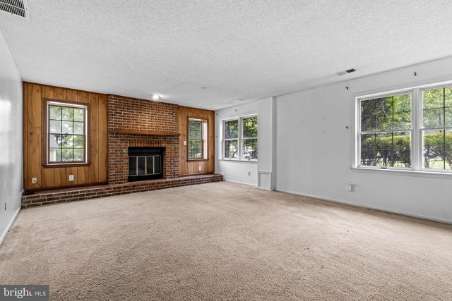4 HUNTRESS CT, Lutherville Timonium, MD 21093