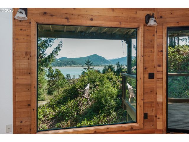 27 DUNE POINT Ln, Gleneden Beach, OR 97388