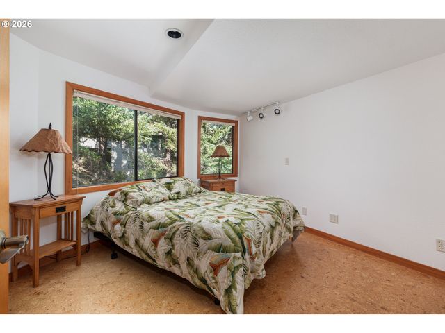 27 DUNE POINT Ln, Gleneden Beach, OR 97388