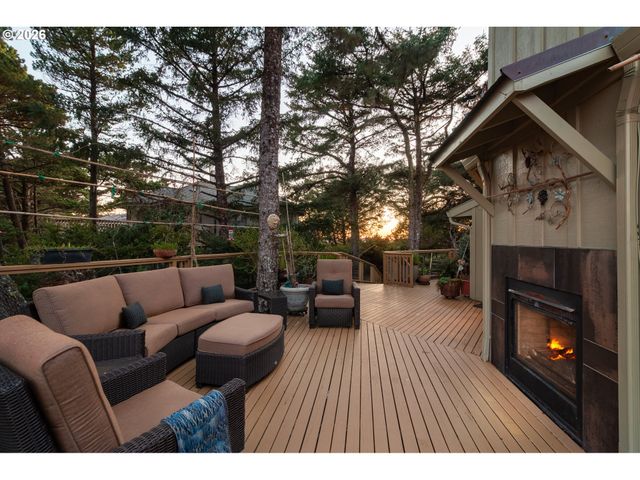 27 DUNE POINT Ln, Gleneden Beach, OR 97388