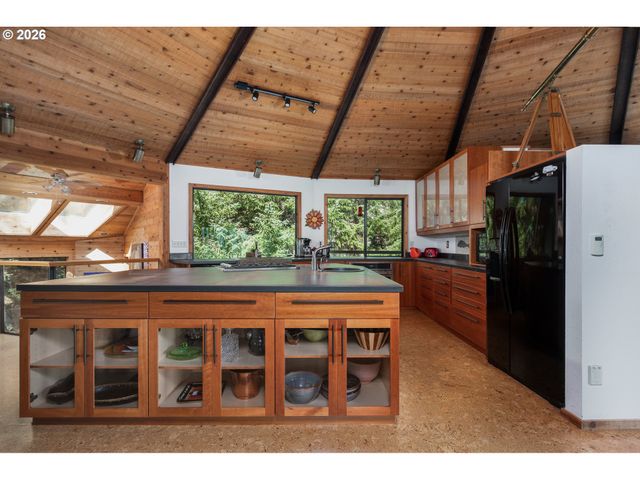 27 DUNE POINT Ln, Gleneden Beach, OR 97388